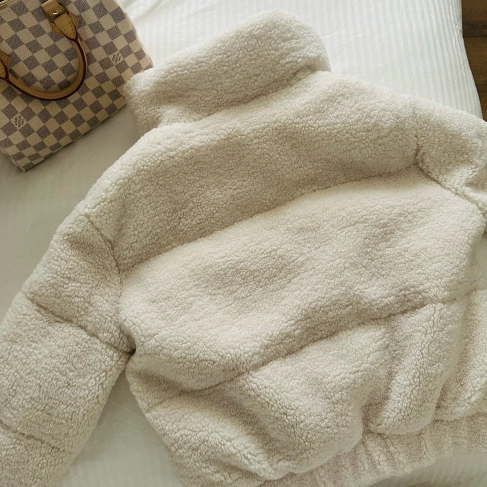 A&F Cream Sherpa Jacket - Picture 4 of 4